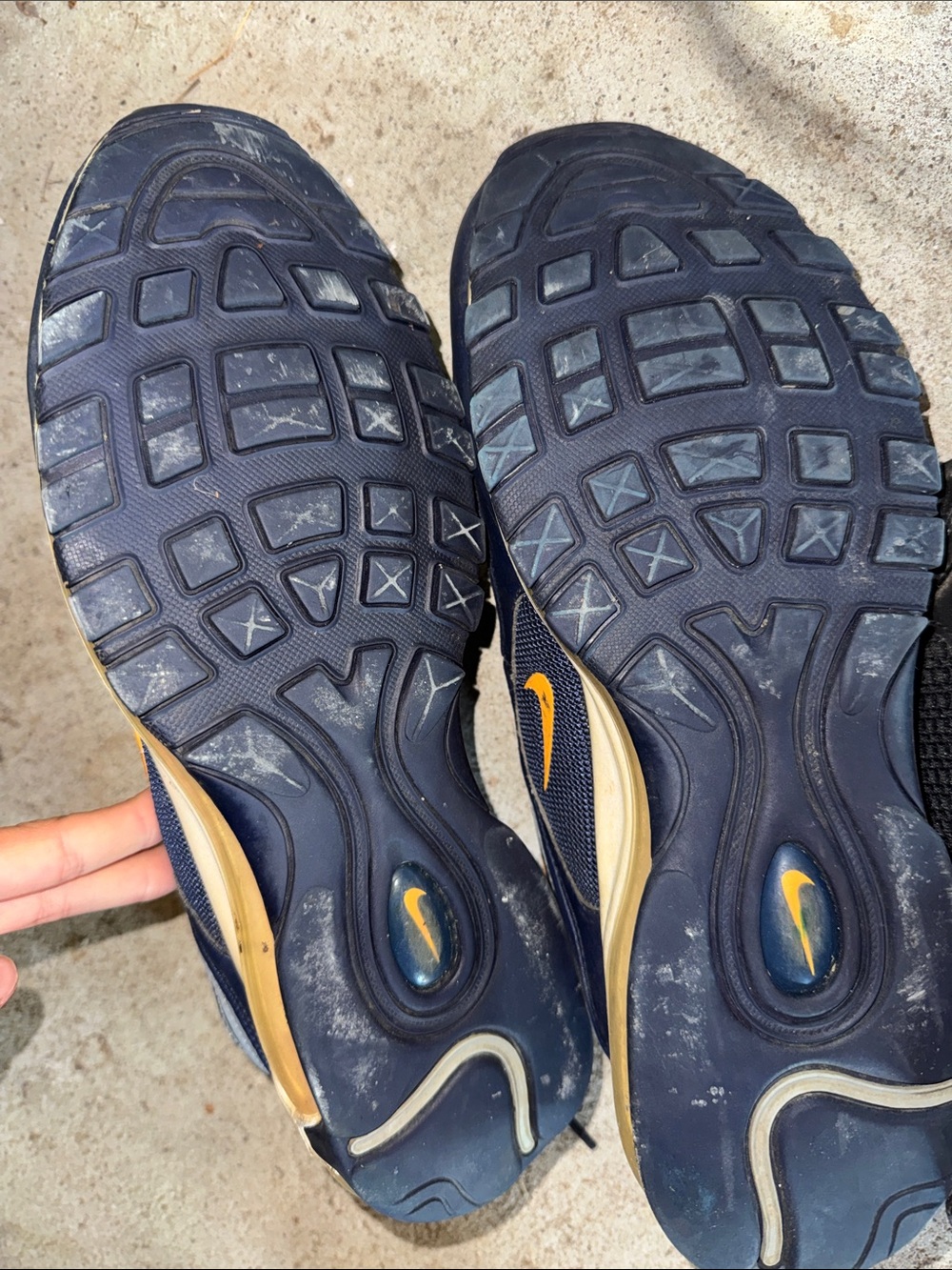 Nike Navy and Orange Wave-Detail Air Max Sneakers - Picture 4 of 4